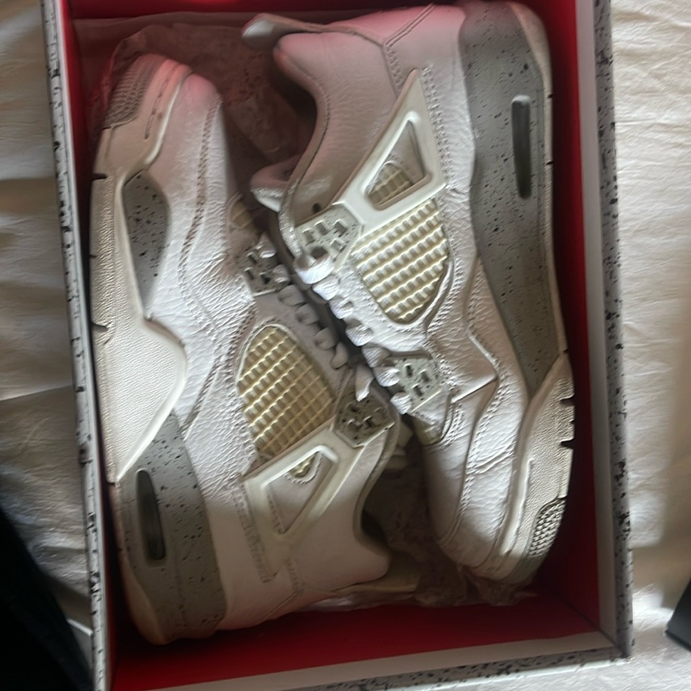 Women’s Jordan Oreo 4’s WITH BOX